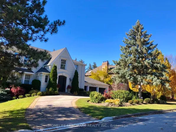 8 Prescott Ct, Markham, ON L3T 5W7