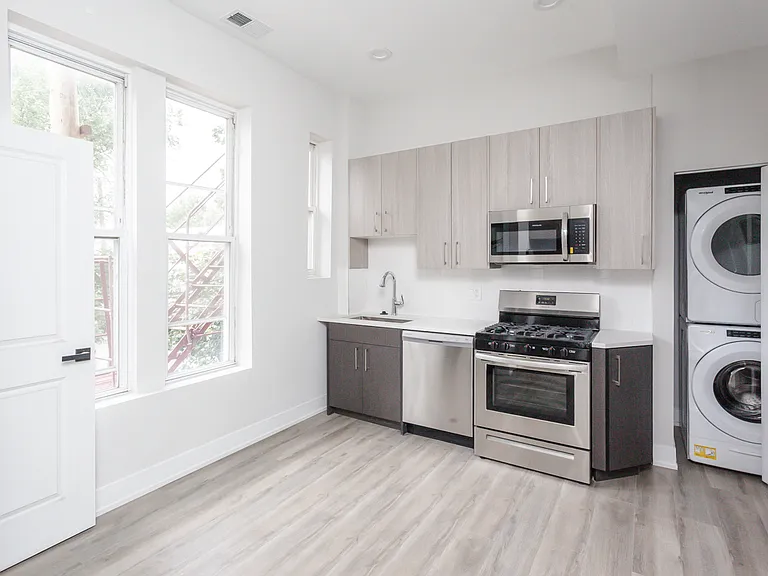 818 W 18th St #4M — Photo 3