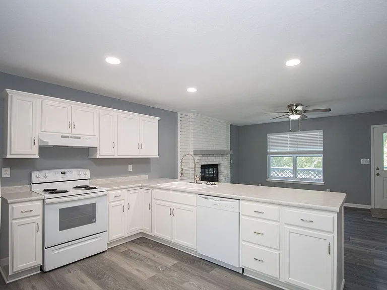 4712 Salem Dr — Photo 11