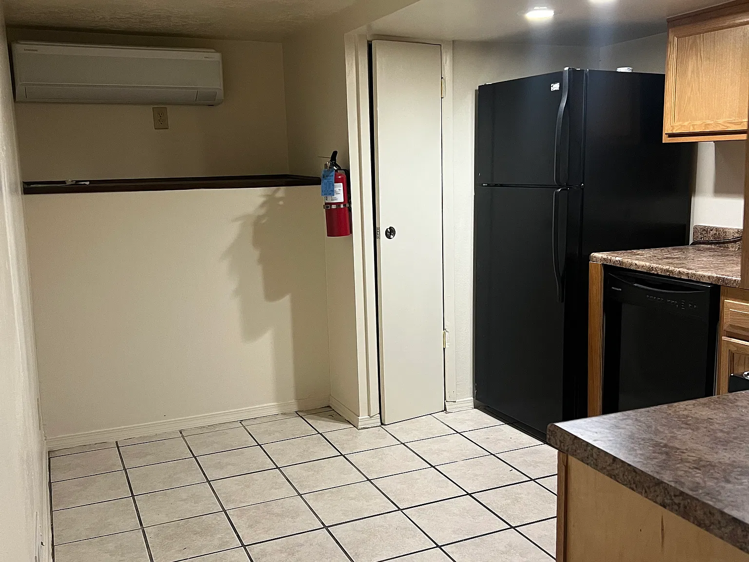 1 bed, 1000 sqft, $1,295 — Photo 3