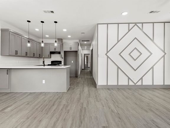 3rd image of 715 Ezekial Ave