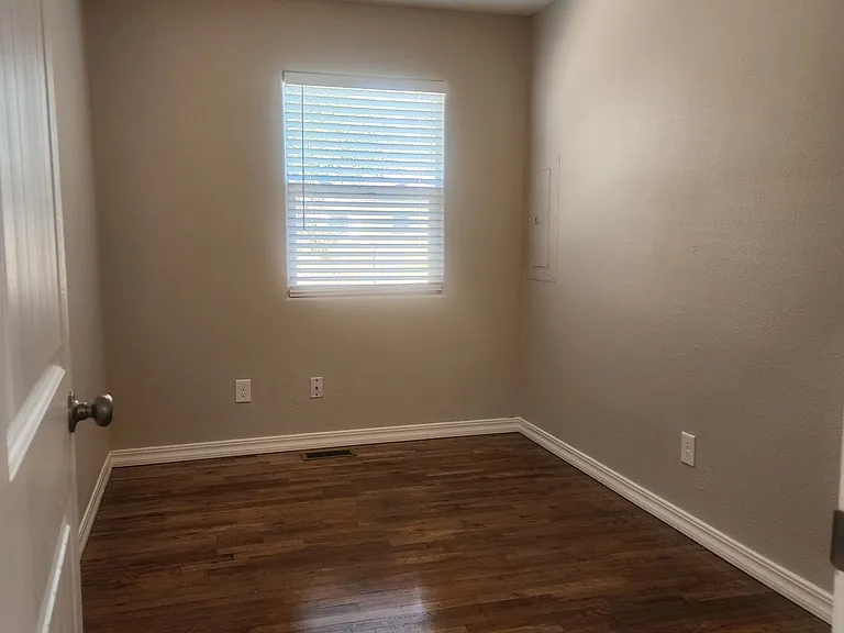 607 Lynn Ave — Photo 15