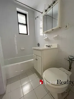 Rented by Astor Realty | media 8