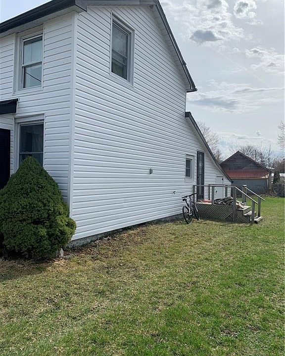 2nd image of 43 Trent St