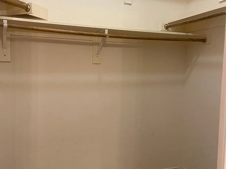 302 Crabapple Dr — Photo 17
