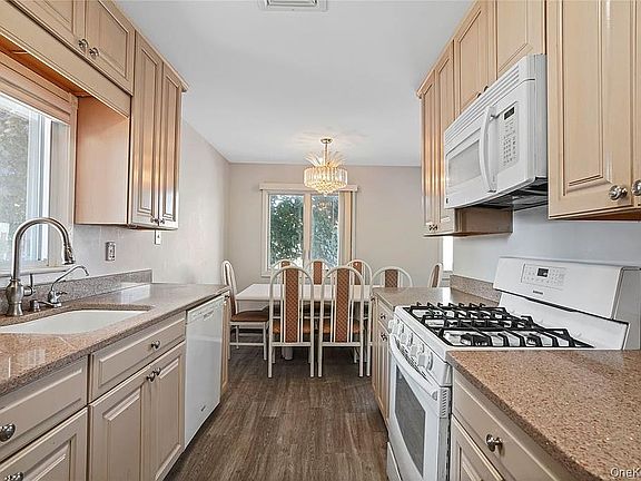 5th image of 14945 83rd St
