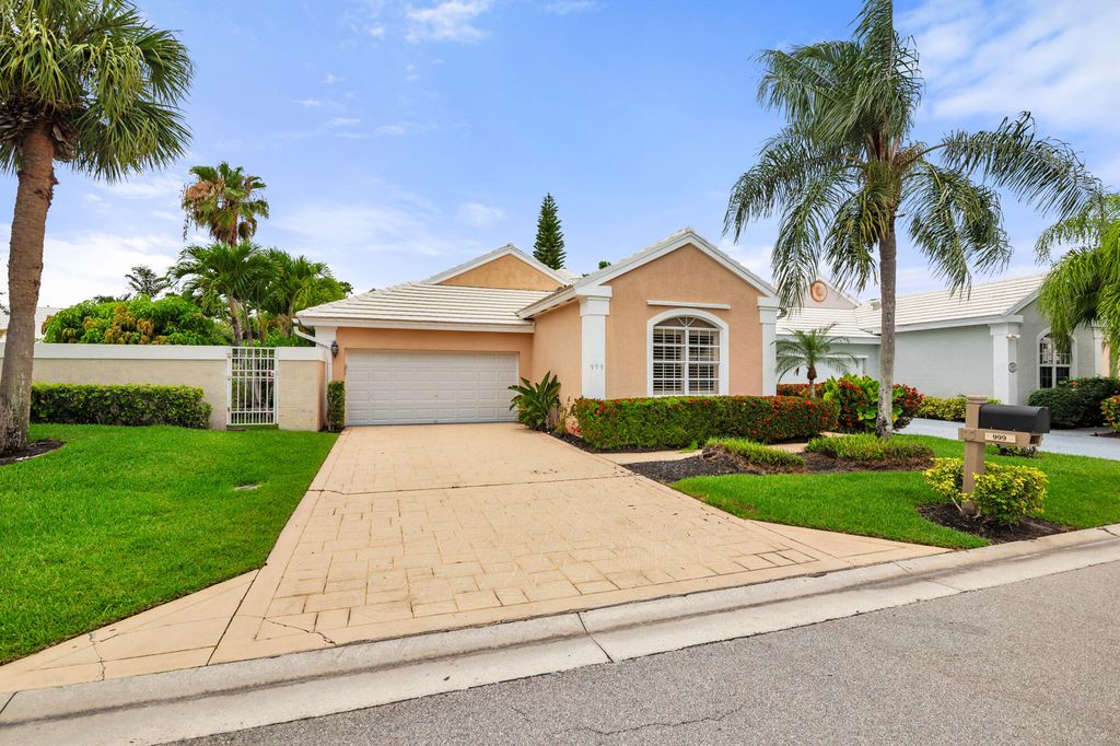 999 Lytham Court, West Palm Beach, FL - View 2