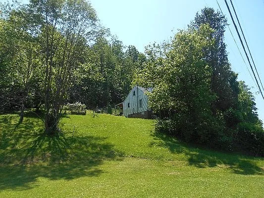 6615 Wv Highway 5 E photo 1