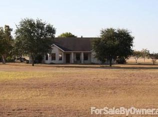 15419 Miller Rd, Saint Hedwig, TX 78152