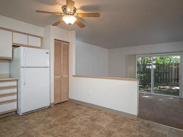 Tuxedo Park Apartments — Photo 13