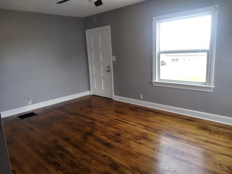 645 N Mulberry St — Photo 13