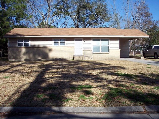 1st image of 3207 Camellia Ave