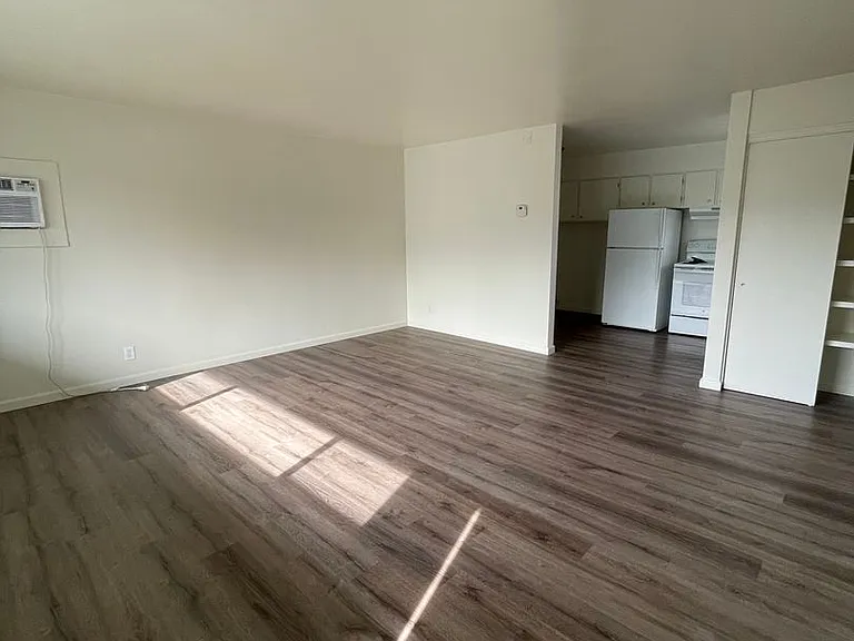 6508-1g - 721 Bennett Ave #1-12 — Photo 3