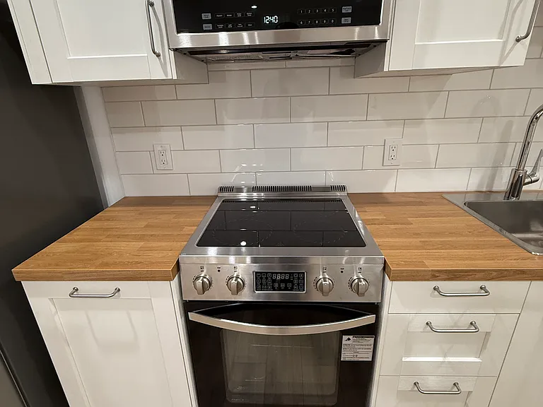 1509 N Hollywood Way #C — Photo 15