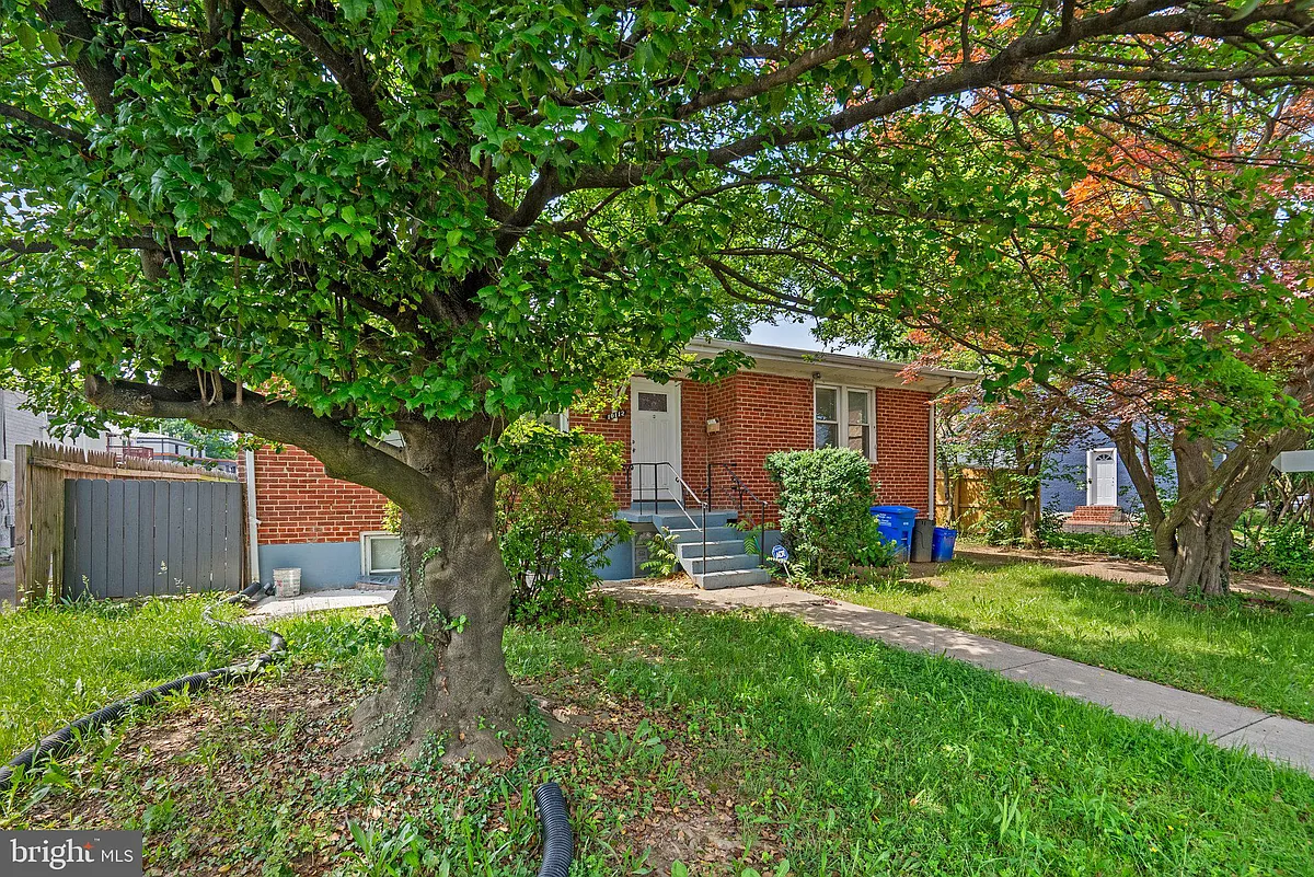 Building Photo - 10112 Sutherland Rd