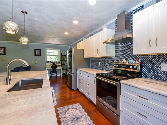 2nd image of 8029 Hilltop Dr