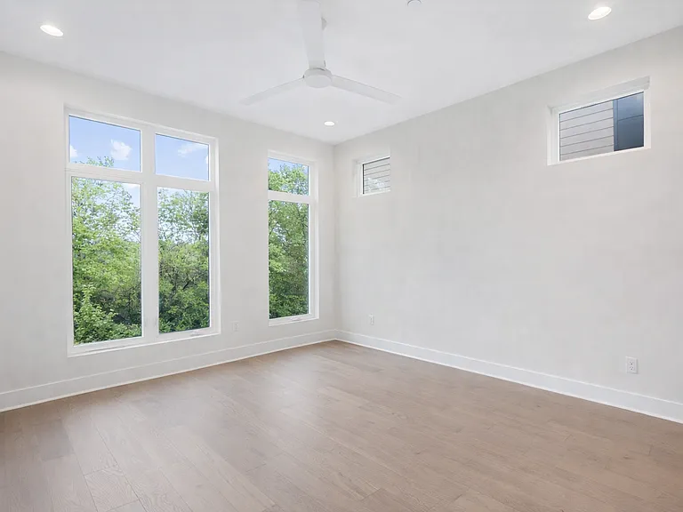 Primary Bedroom (2nd Floor)