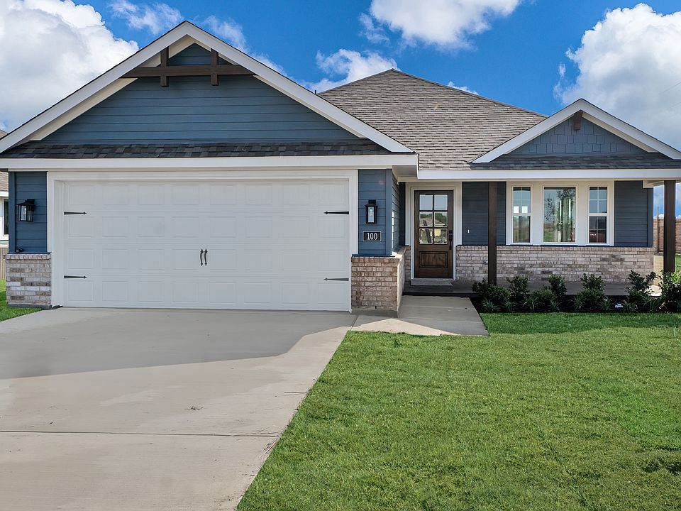 1st image of 402 Aquilla Way