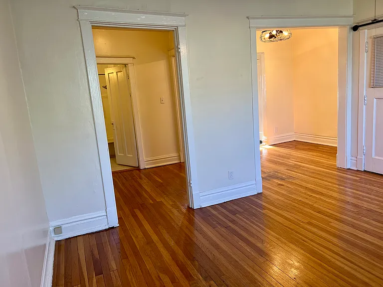 2429 Sutton Blvd #3S — Photo 5