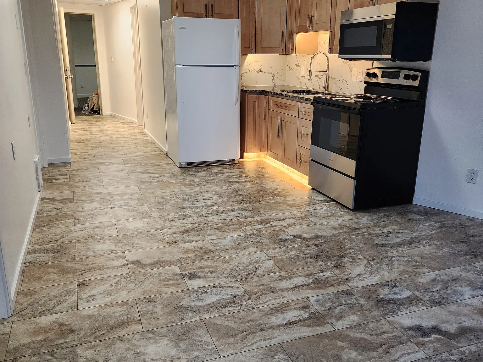 1 bed, 640 sqft, $1,800 — Photo 4