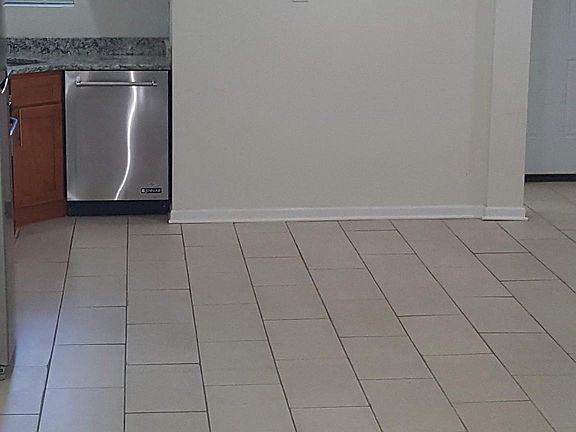 4th image of 3125 N Elston Ave #G