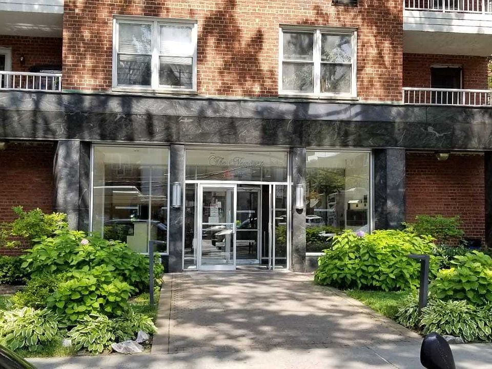 1st image of 42-65 Kissena Blvd APT 302