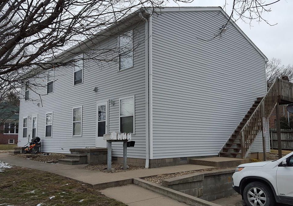 1st image of 301 S Jefferson St APT 1