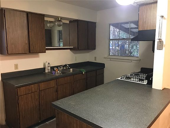 3rd image of 6003 Glen Meadow Dr