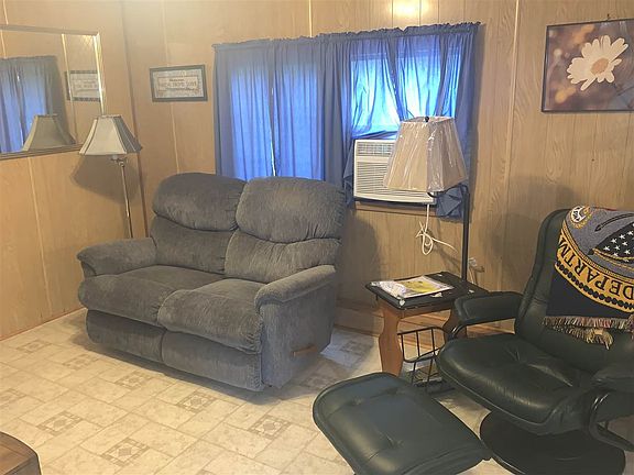 3rd image of 1423 Buckeye Way