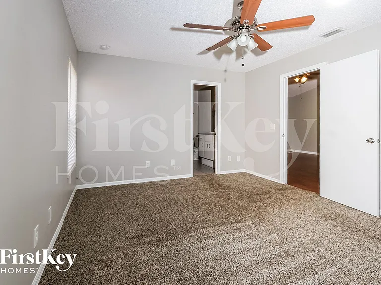 1401 SW Sudder Ave — Photo 8