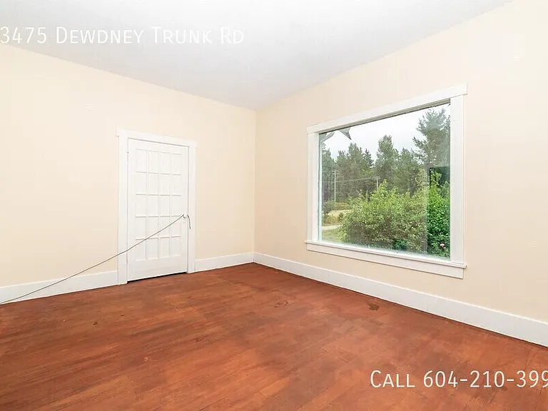 33475 Dewdney Trunk Rd — Photo 8