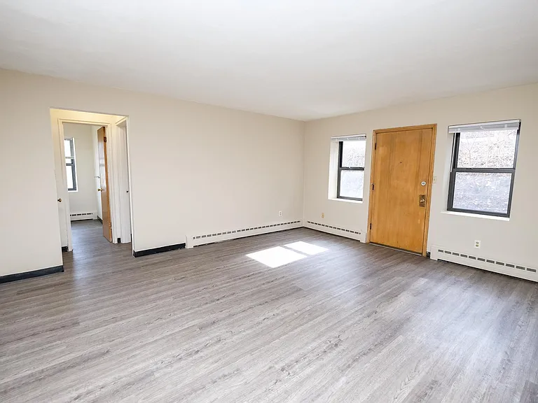 Laurel Terrace — Photo 12