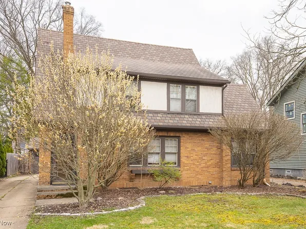 207 Kenilworth Dr, Akron, OH 44313