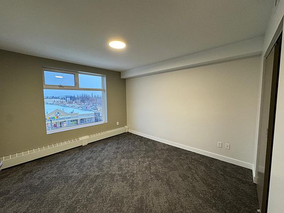 5th image of 4707 50th St