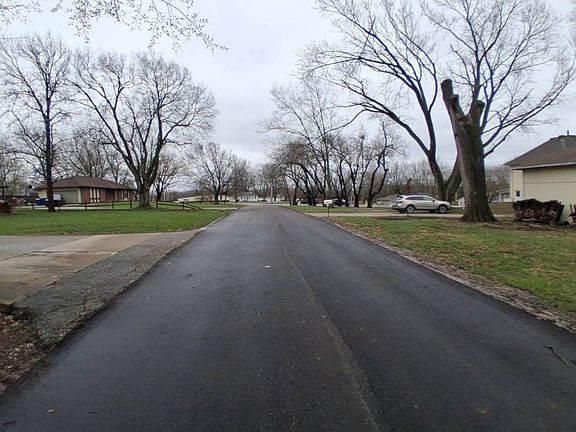 4th image of 33940 W 84th Ter
