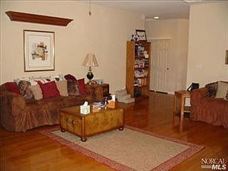 5th image of 913 Countrywood Cir