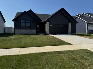 6105 Wrigley Dr, Bloomington, IL