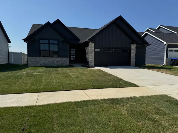 6105 Wrigley Dr, Bloomington, IL 61705