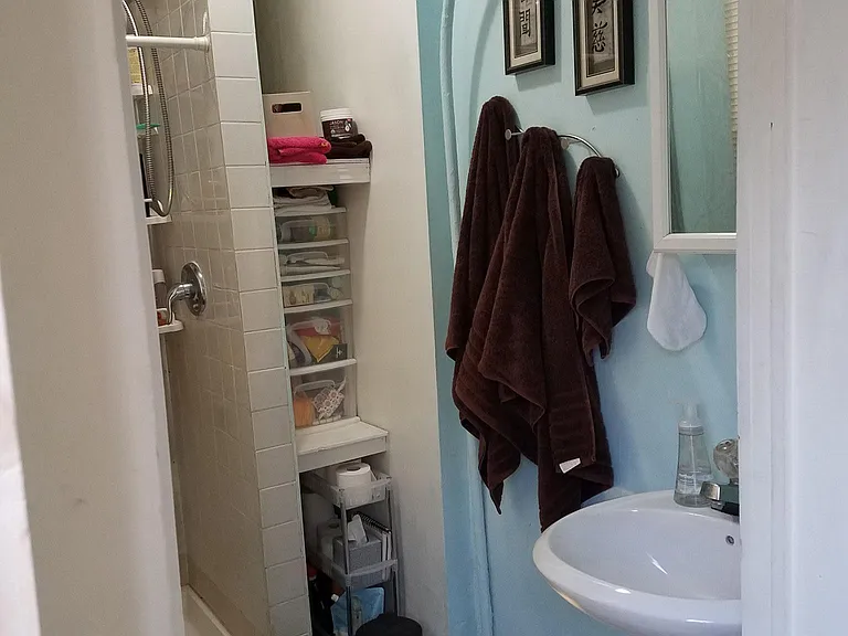 2830 W Armitage Apartment — Photo 1