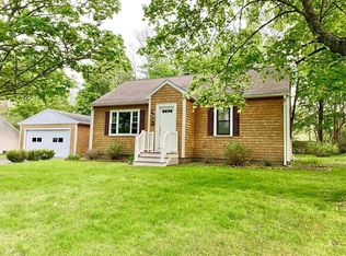 18 Shaker Rd, Dartmouth, MA 02747