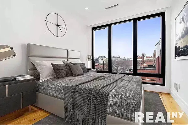 Rented by REAL New York | media 11