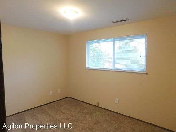 4th image of 303 T St SE APT 3