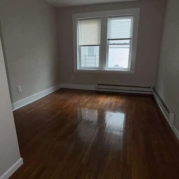 393 13th Ave #4 — Photo 2
