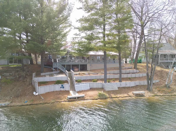 7841 Peninsular Dr, Farwell, MI 48622