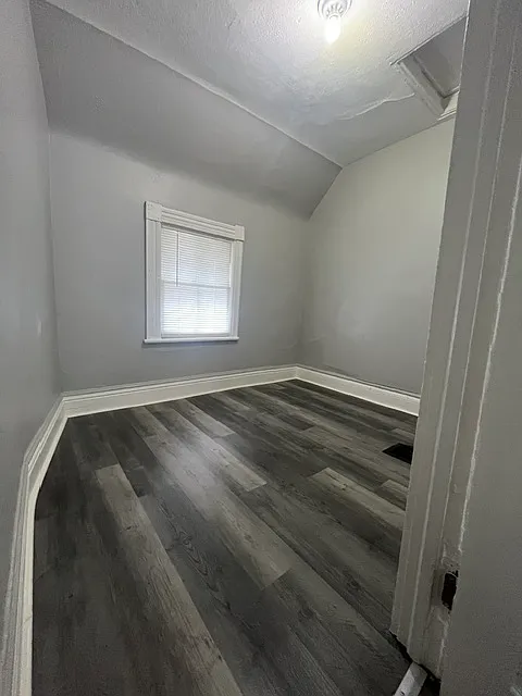 124 Seventh St - Up — Photo 2