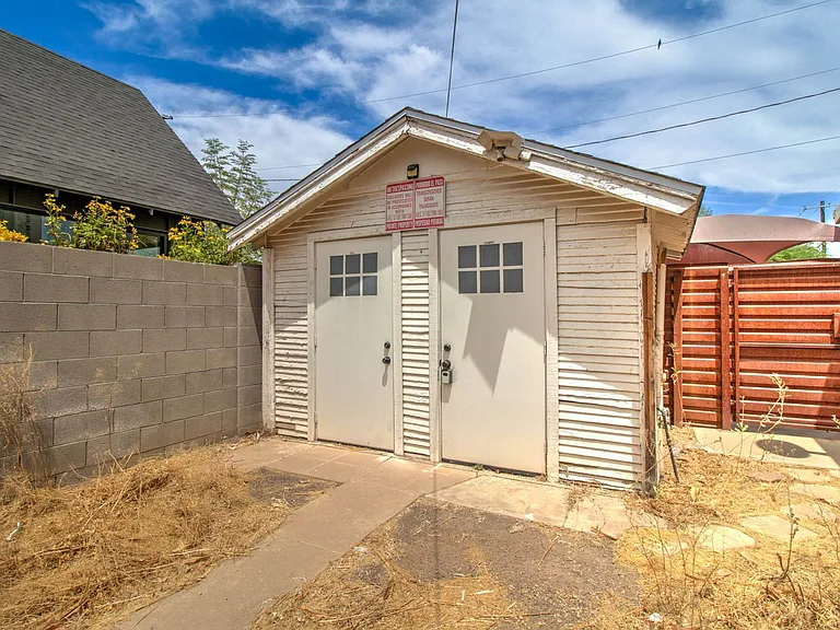 1010 E Coronado Rd — Photo 21