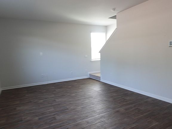 4th image of 436 Cedarview Rd
