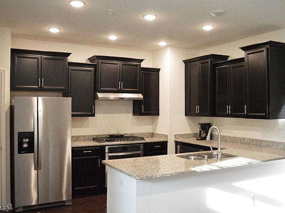 2nd image of 80 Albert Ct