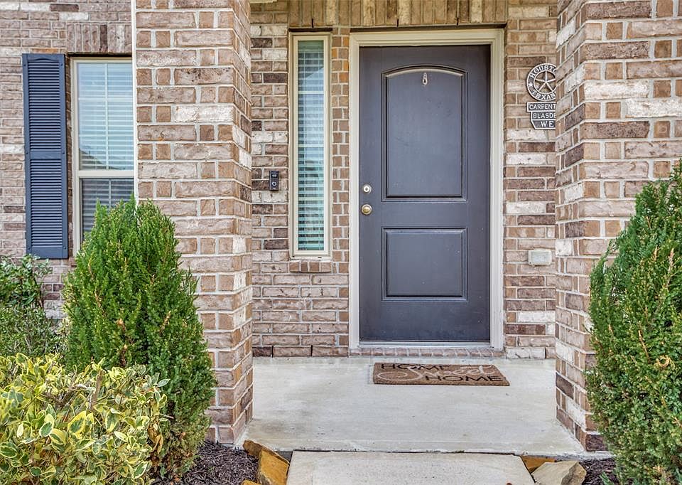 1st image of 5923 Carpenters Cove Ln
