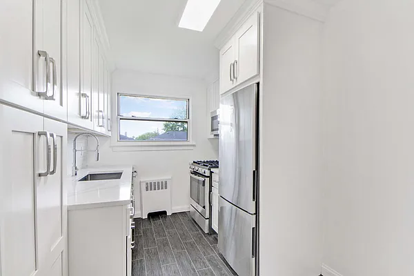 Sold by Five Star Realty Group | media 18